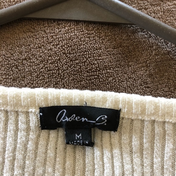 Arden B - Ivory sweater - size Medium - Picture 3 of 3